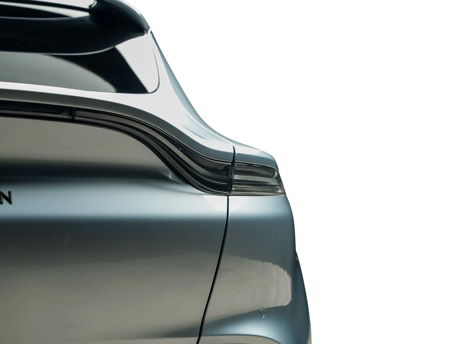 Used 2021 Blue Aston Martin Base image 18