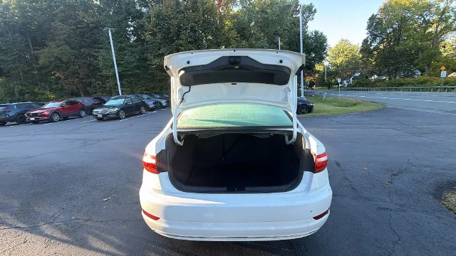 Used 2019 White Volkswagen 1.4T SE image 13