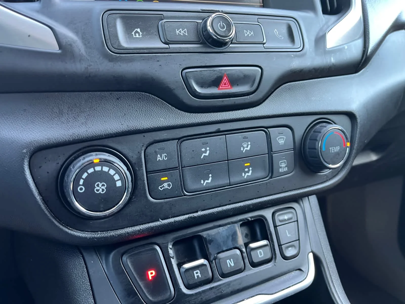 Used 2018 Satin Steel Metallic GMC SLE image 26