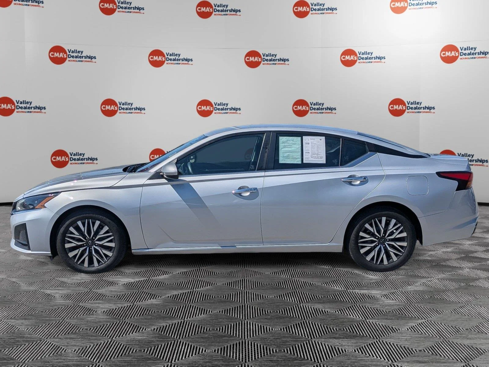 Used 2023 Brilliant Silver Metallic Nissan 2.5 SV image 8
