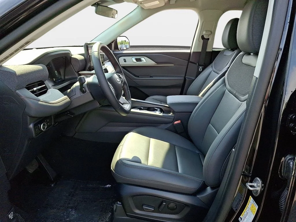 New 2026 Agate Black Metallic Ford Active image 8