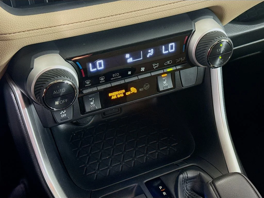 Used 2019 Super White Toyota XLE image 15