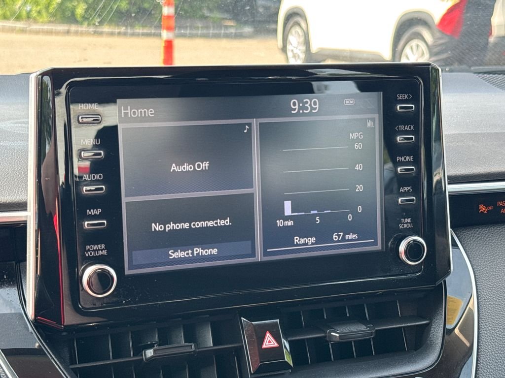 Used 2020  Toyota LE image 20