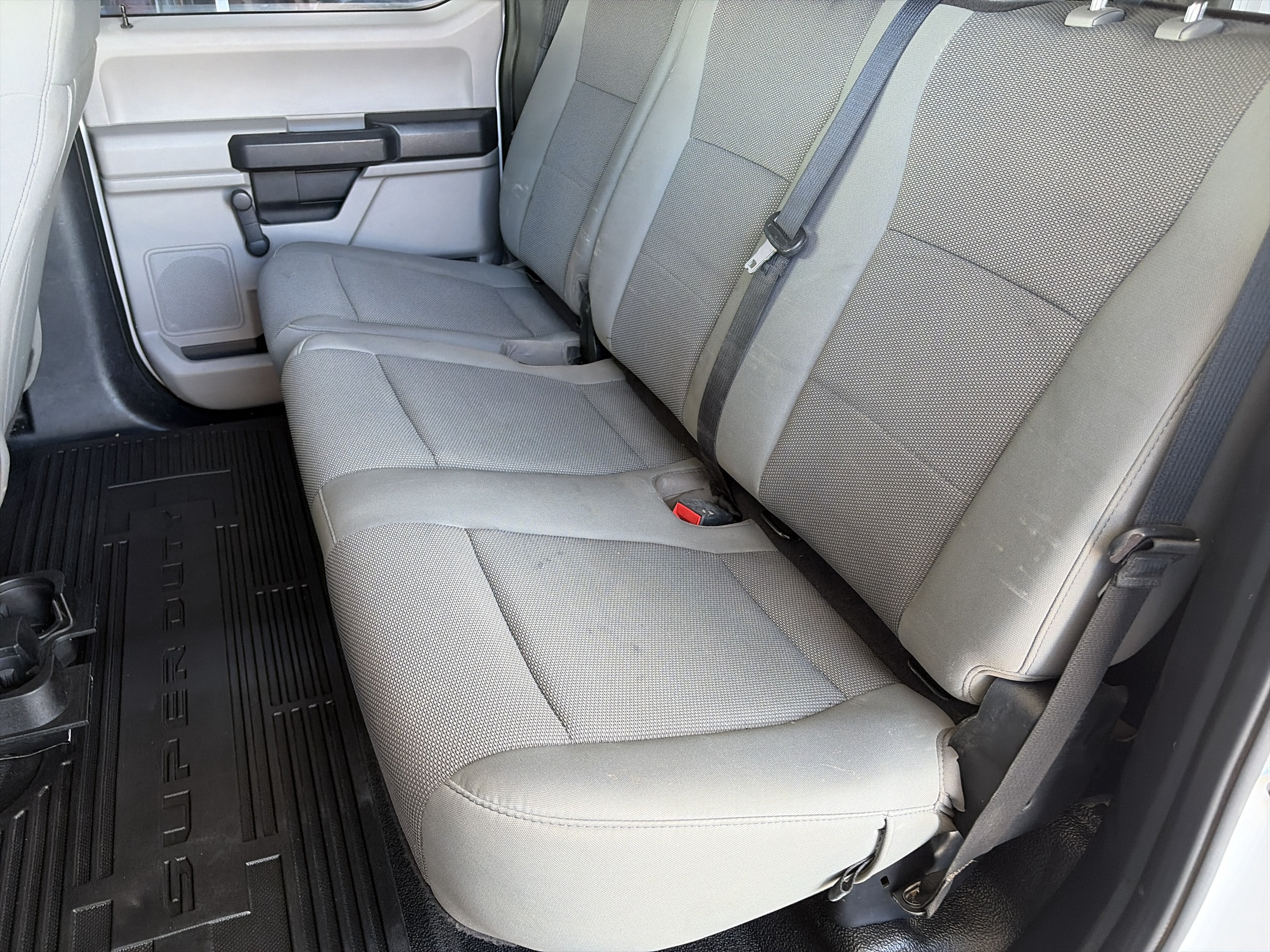 Used 2020 White Ford XL image 3