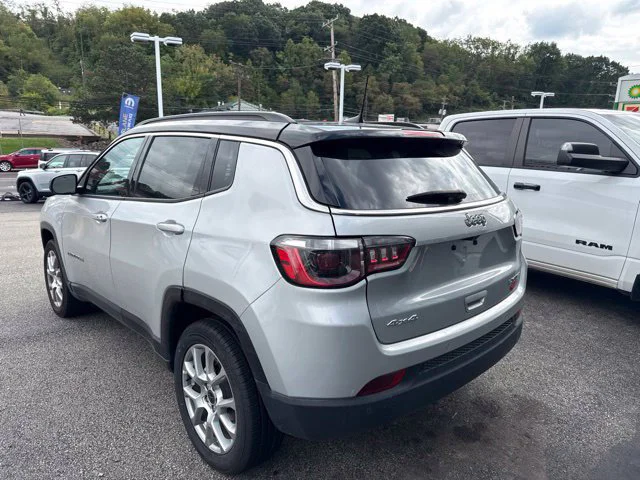 Used 2025 Silver Jeep Limited image 4
