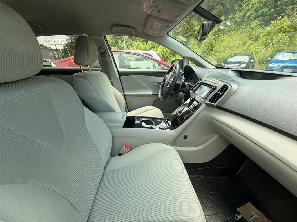 Used 2013 Black Toyota LE image 21