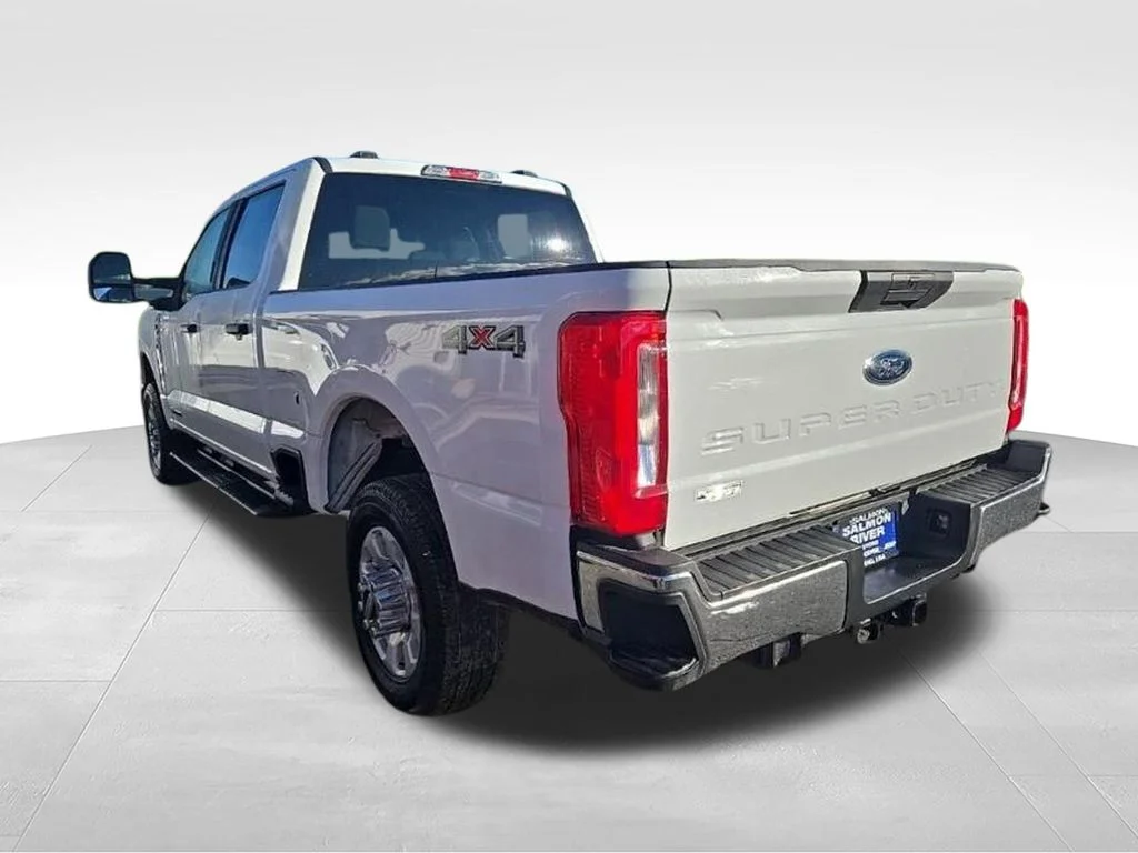Used 2024 White Ford XLT image 4