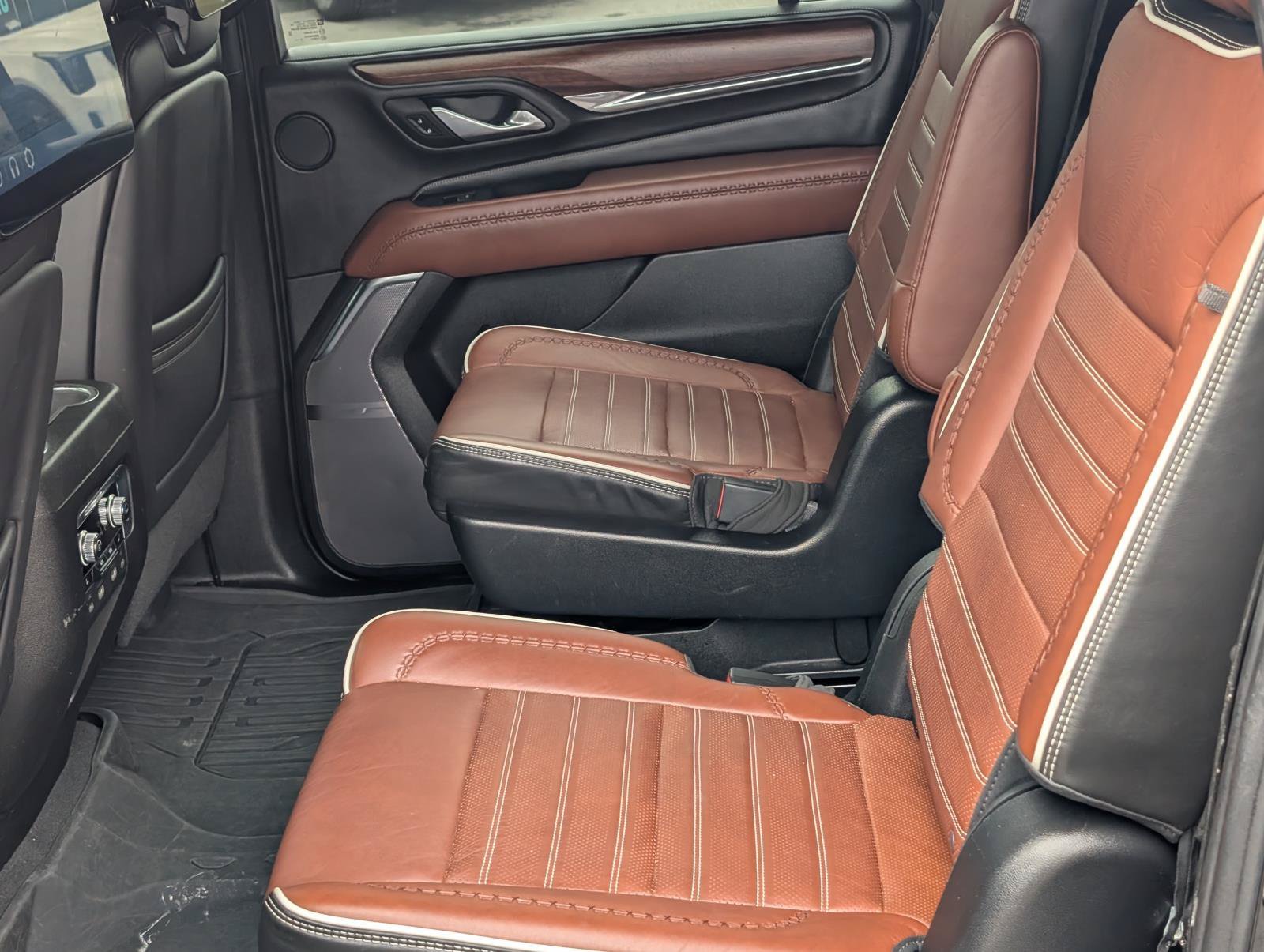 2023 GMC Yukon XL Denali Ultimate - Photo 16