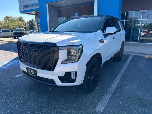Used 2021 White Frost Tricoat GMC Denali image 1