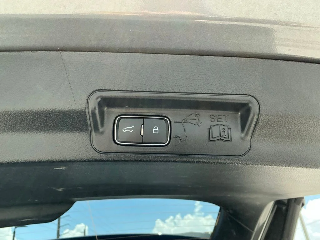 Used 2025 Gray Ford ST-Line image 21