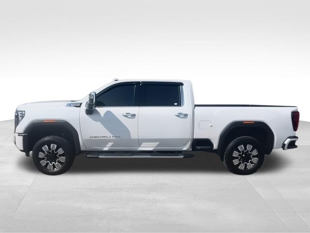 Used 2024 White GMC Denali image 5