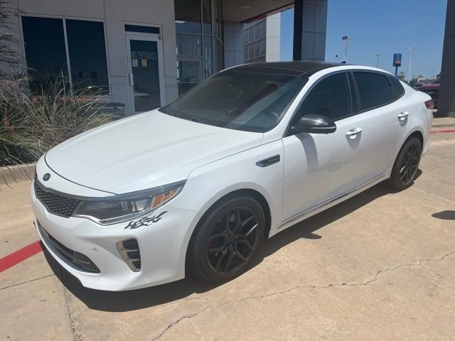 Used 2016 White Kia SXL image 2