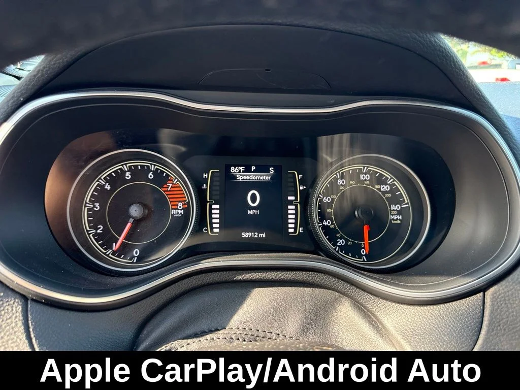 Used 2021 White Jeep Latitude Lux image 12