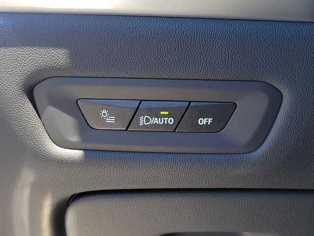 Certified Used 2024 White BMW xDrive40i image 31