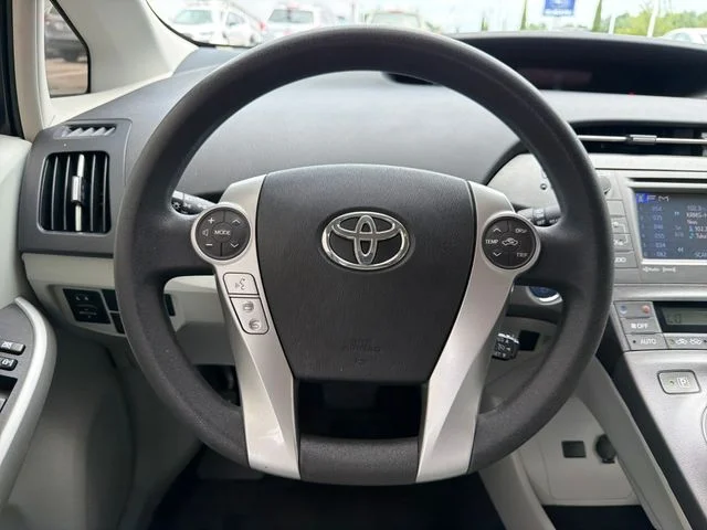 Used 2013 Silver Toyota Three image 10