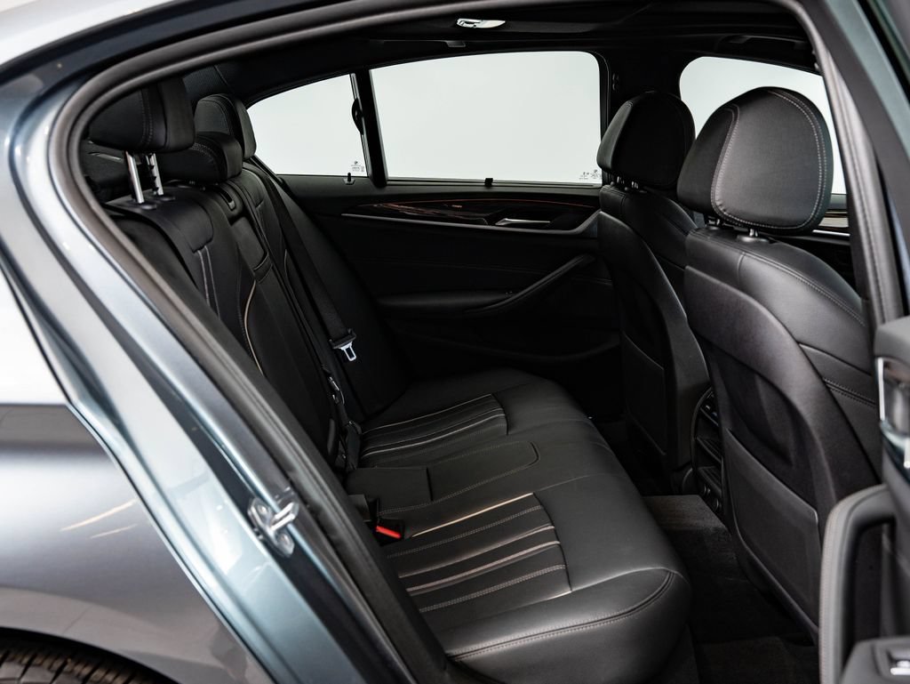 Used 2019 Bluestone Metallic BMW 540i xDrive image 43
