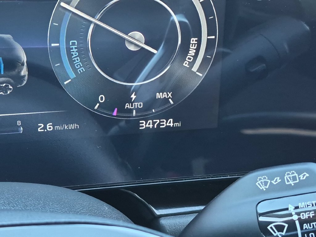 Used 2023 Blue Kia Wind image 16