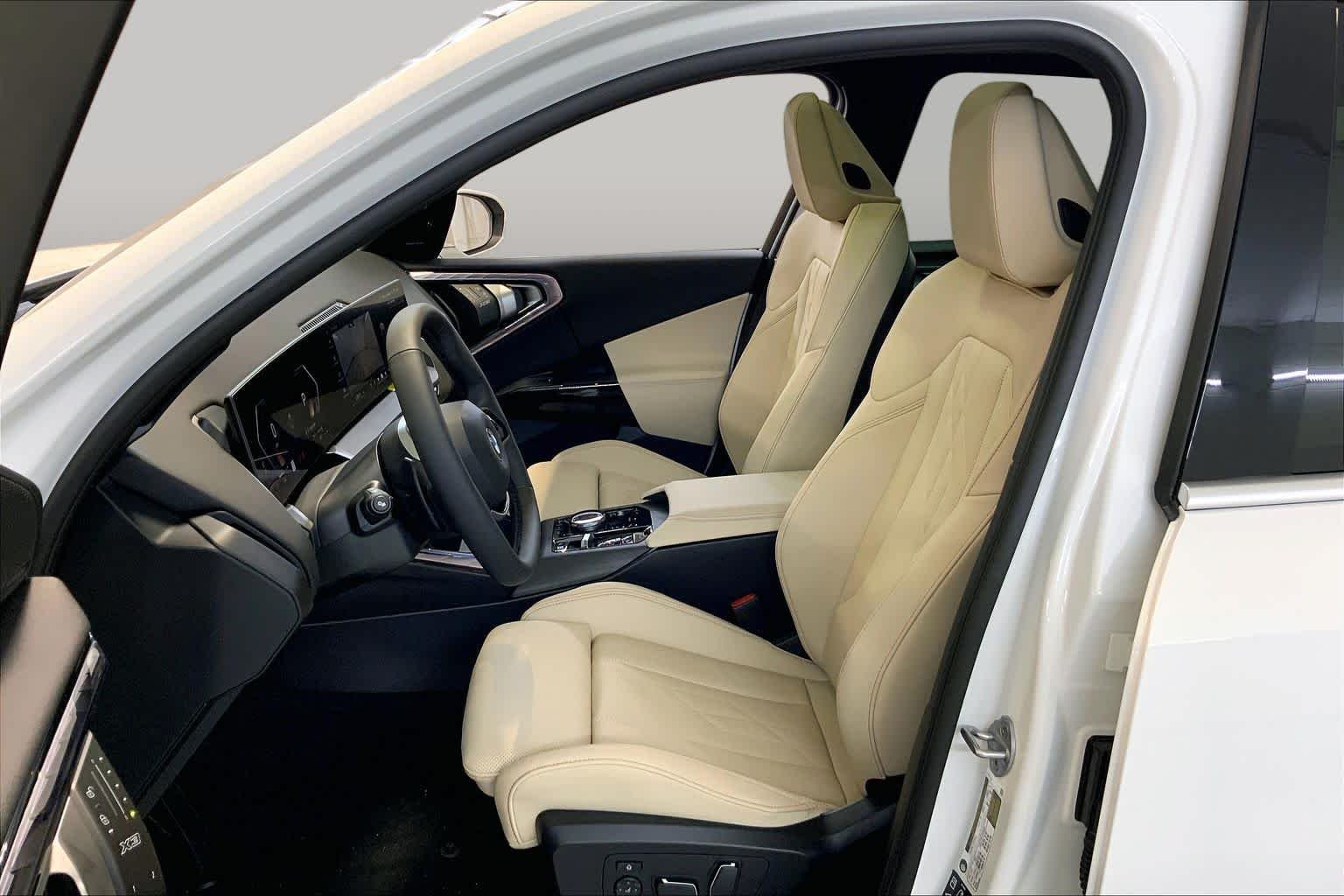 New 2026 Alpine White BMW 30 xDrive image 9