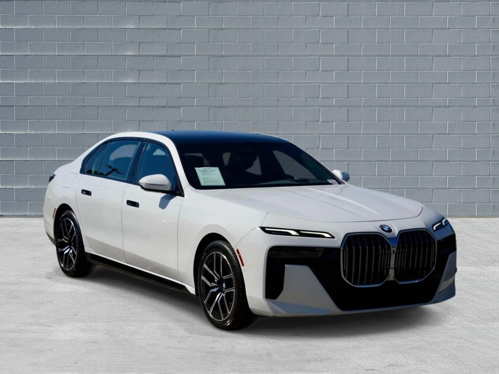 Used 2023 Alpine White BMW 740i Sedan image 1
