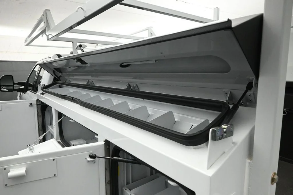 New 2026 Oxford White Ford XLT image 23