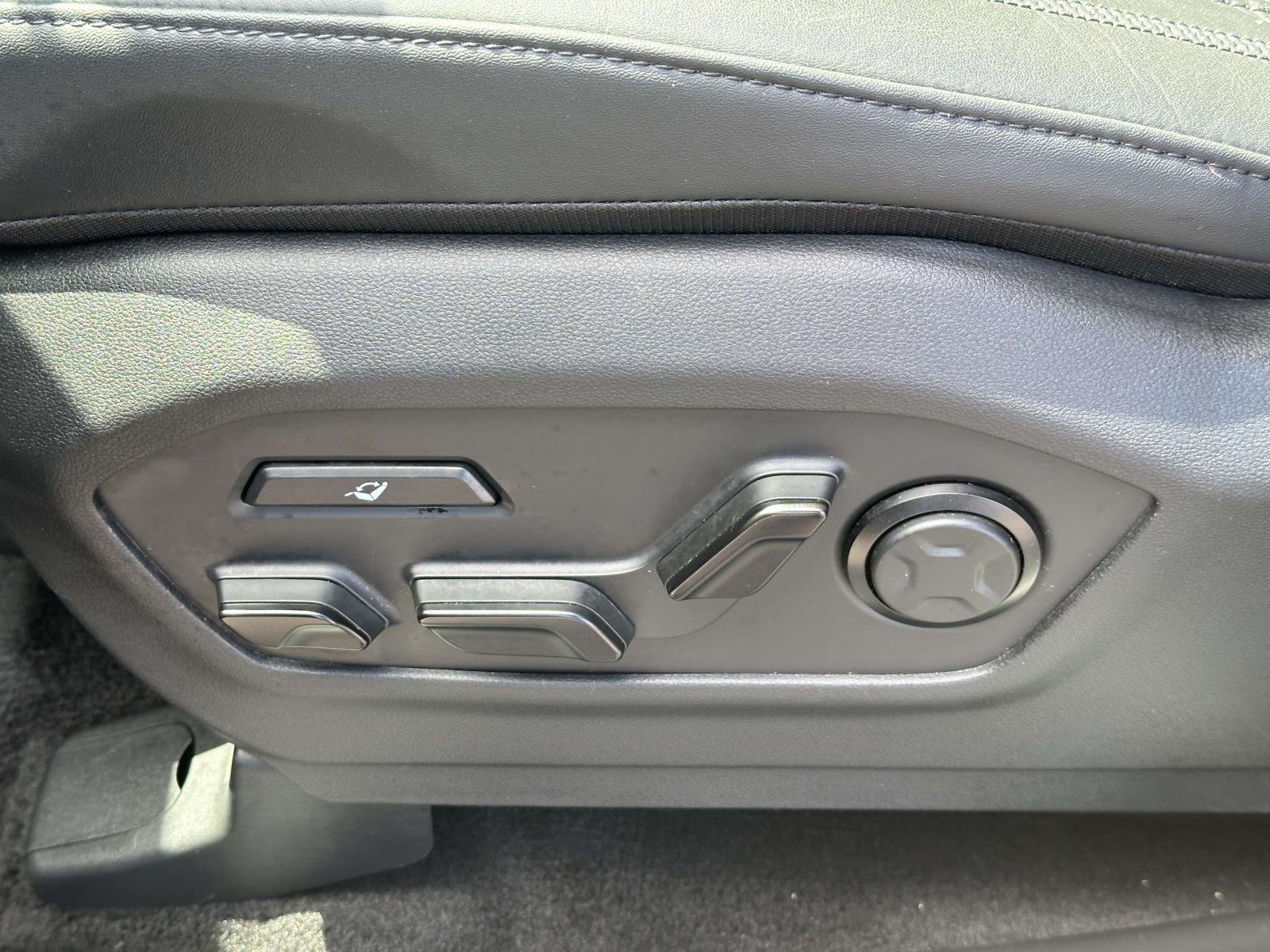 Certified Used 2025  Hyundai Calligraphy image 24