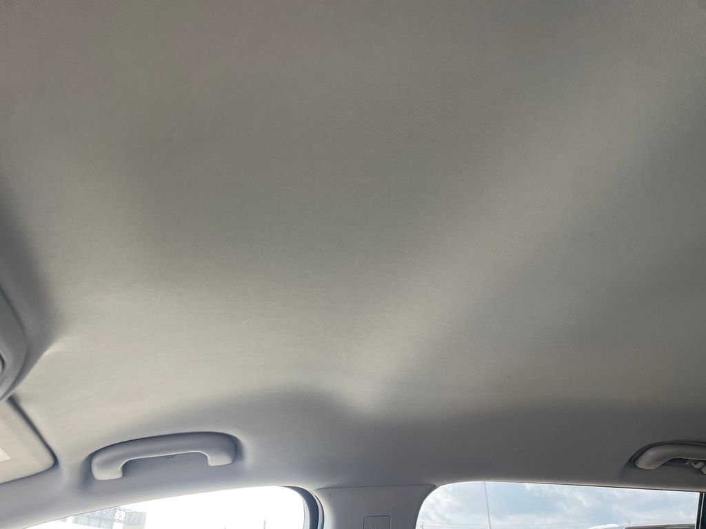 Used 2024 White GMC SLE image 20