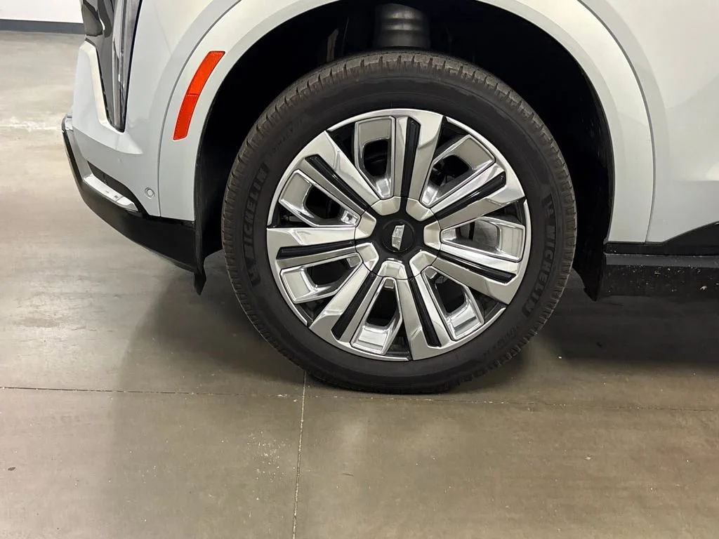 2025 Cadillac Escalade IQ Luxury 1 - Photo 8
