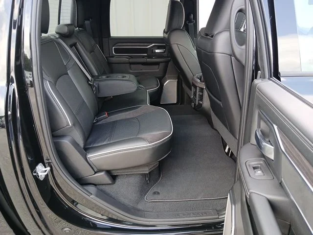New 2026 Diamond Black Crystal Pearl-Coat Exterior Paint RAM Laramie image 28