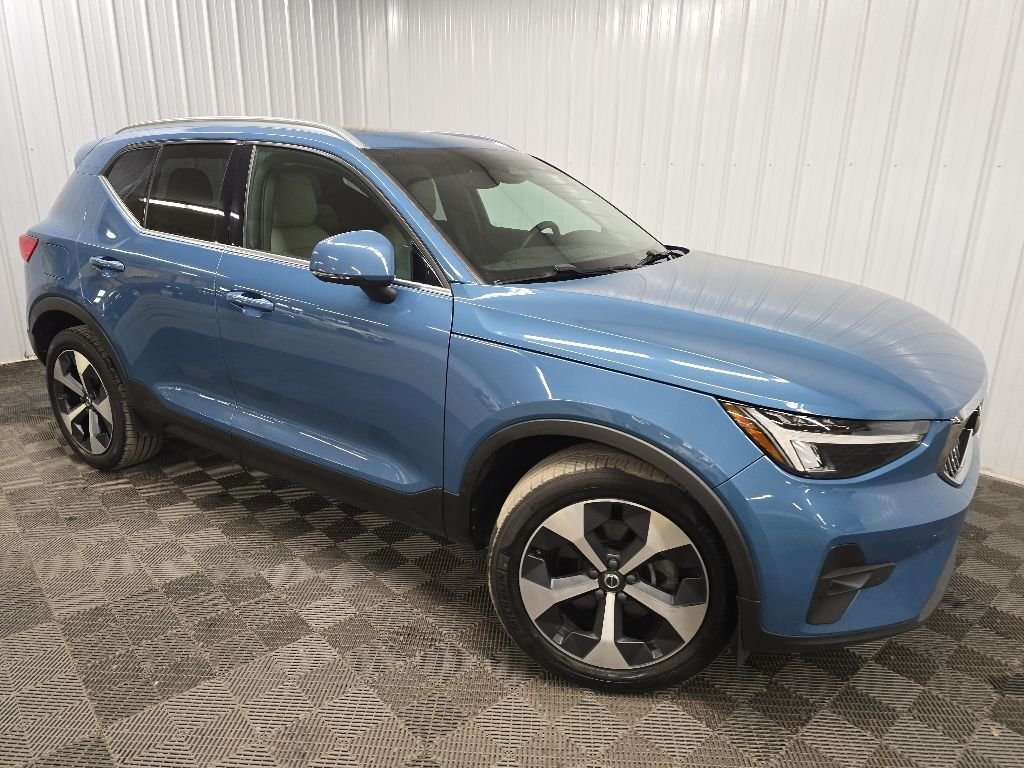 2023 Volvo XC40 Plus - Photo 7