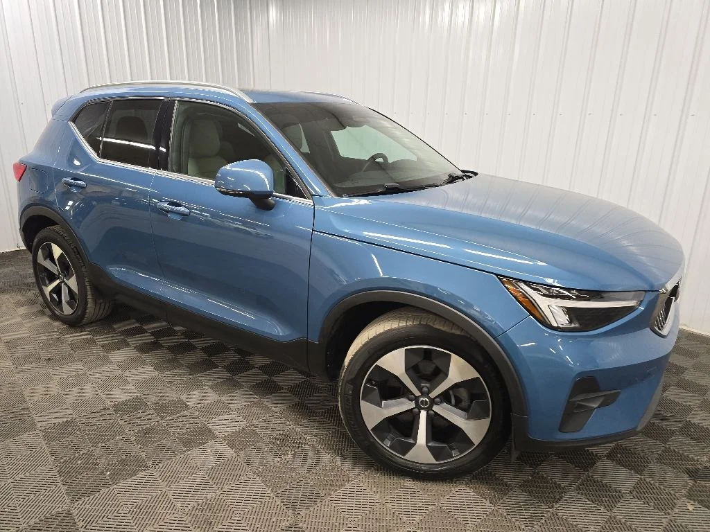 2023 Volvo XC40 Plus - Photo 7