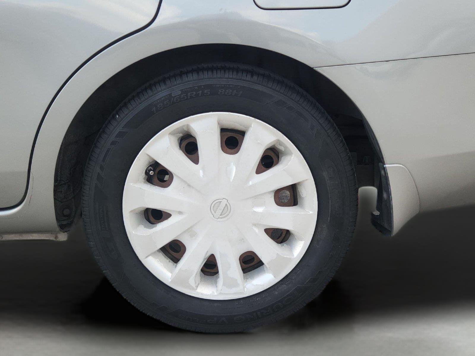 2014 Nissan Versa Sedan SV - Photo 10