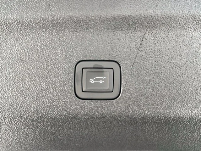 2026 GMC Yukon XL Denali - Photo 25