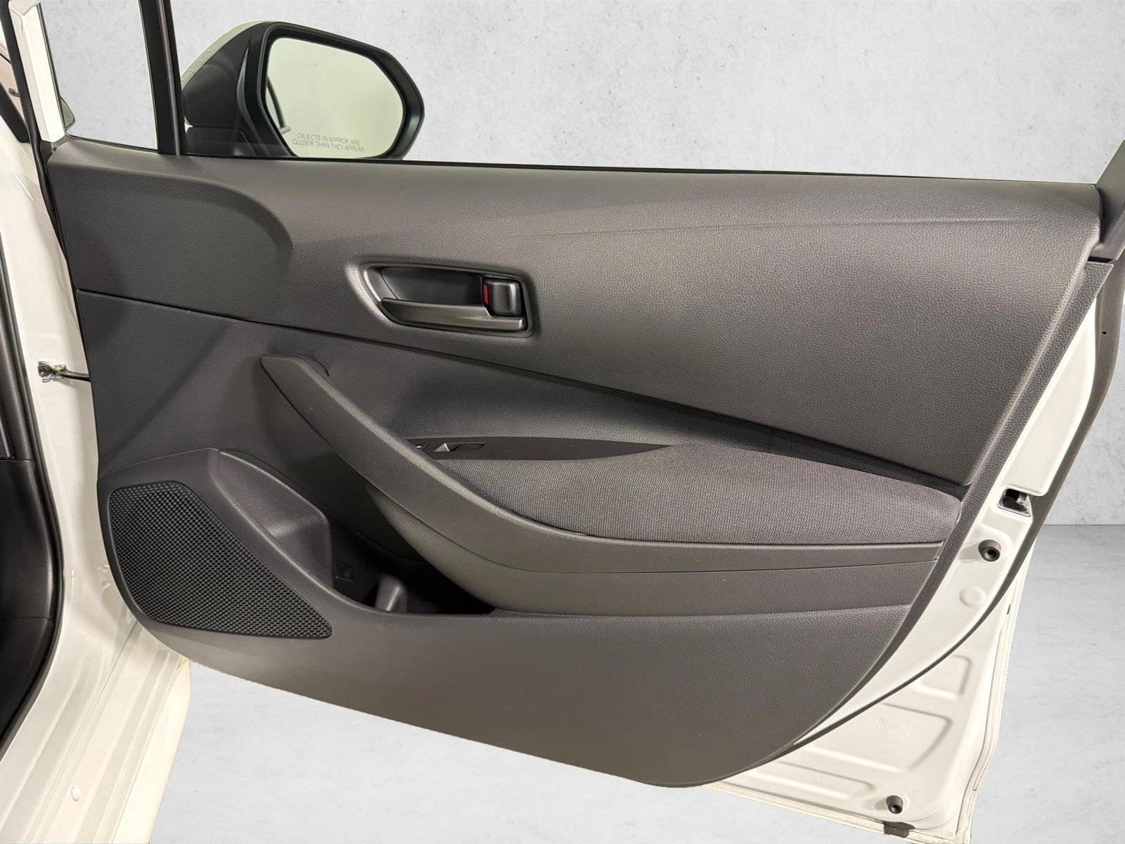Used 2025 Ice Cap Toyota LE image 12