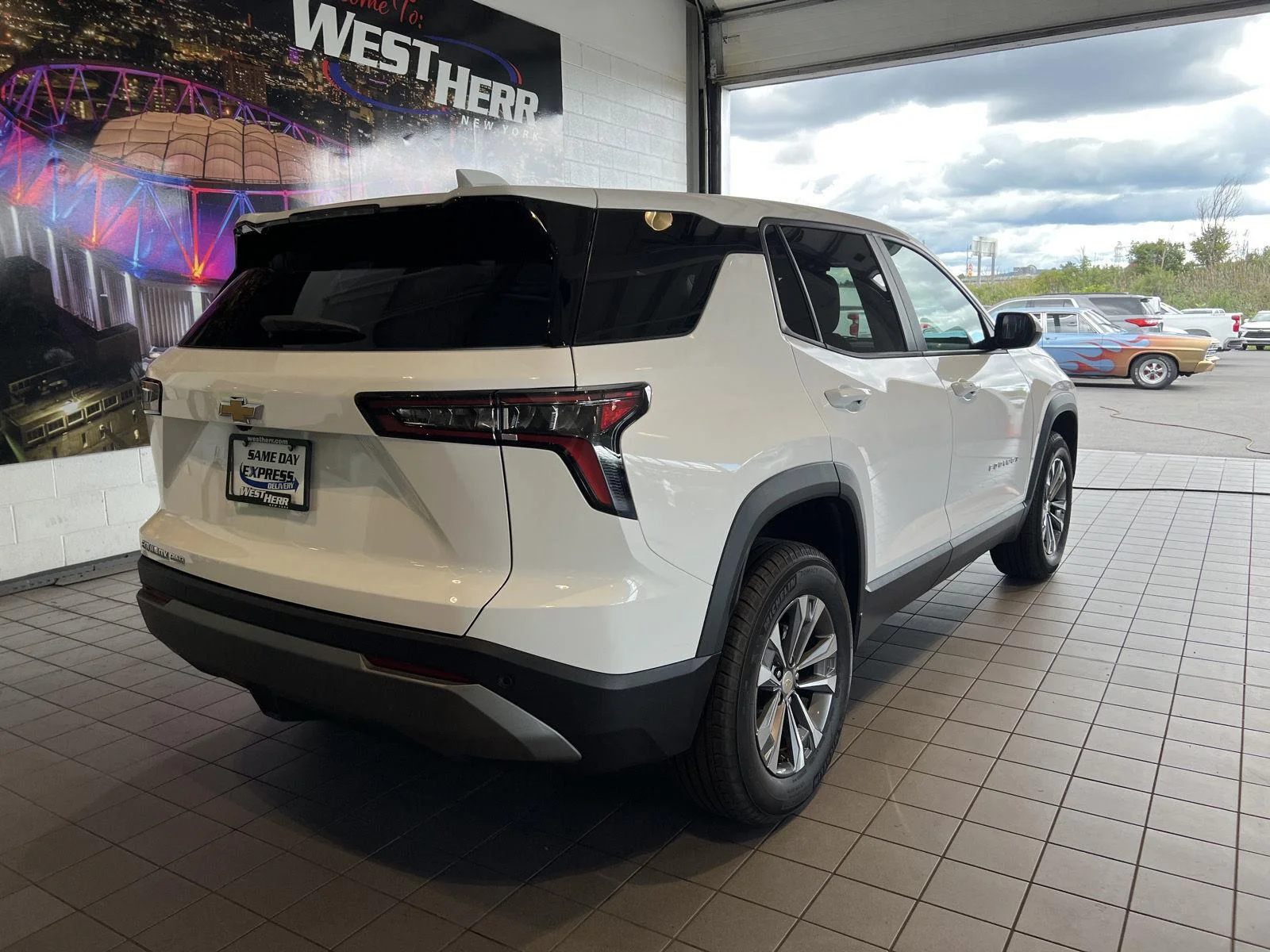 Used 2025 Summit White Chevrolet LT image 7