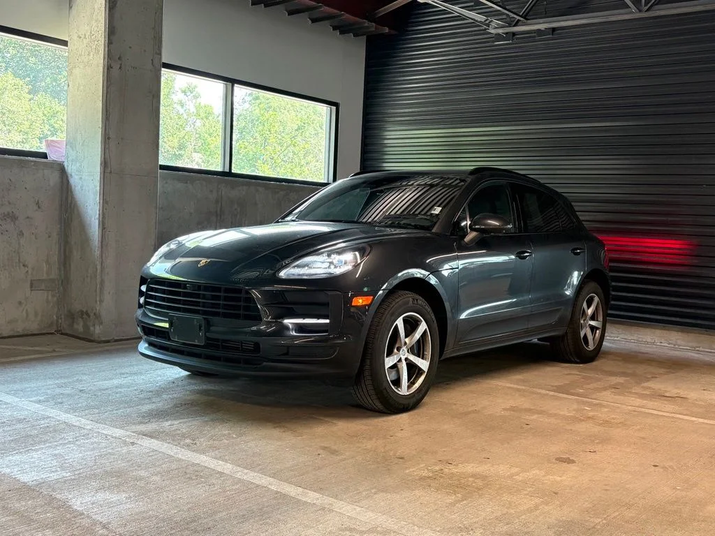 2021 Porsche Macan -'s photo