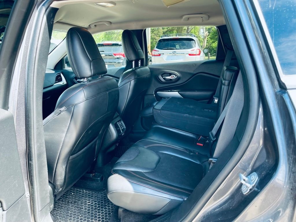 Used 2018 Gray Jeep Trailhawk image 20