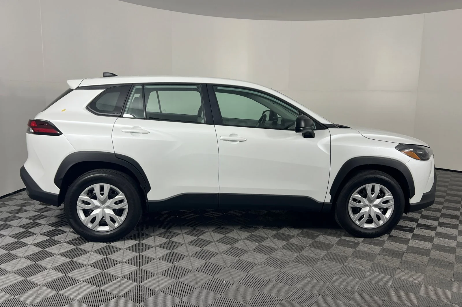 Certified Used 2026 Wind Chill Pearl Toyota L image 2