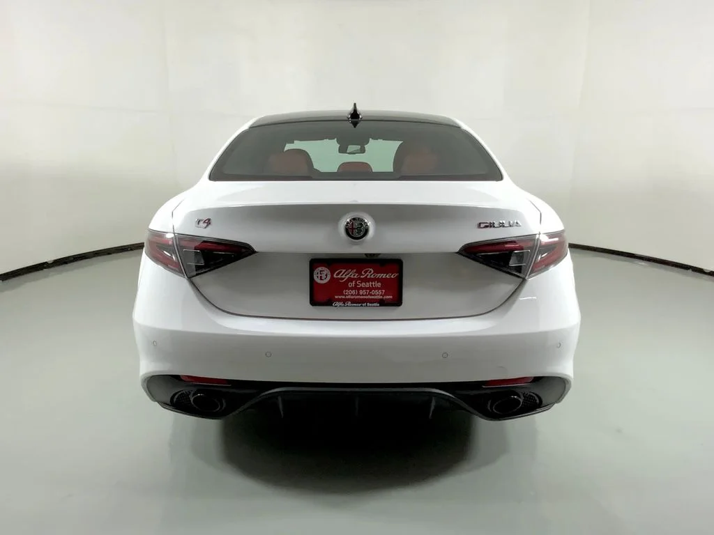 2026 Alfa Romeo Giulia Base - Photo 13