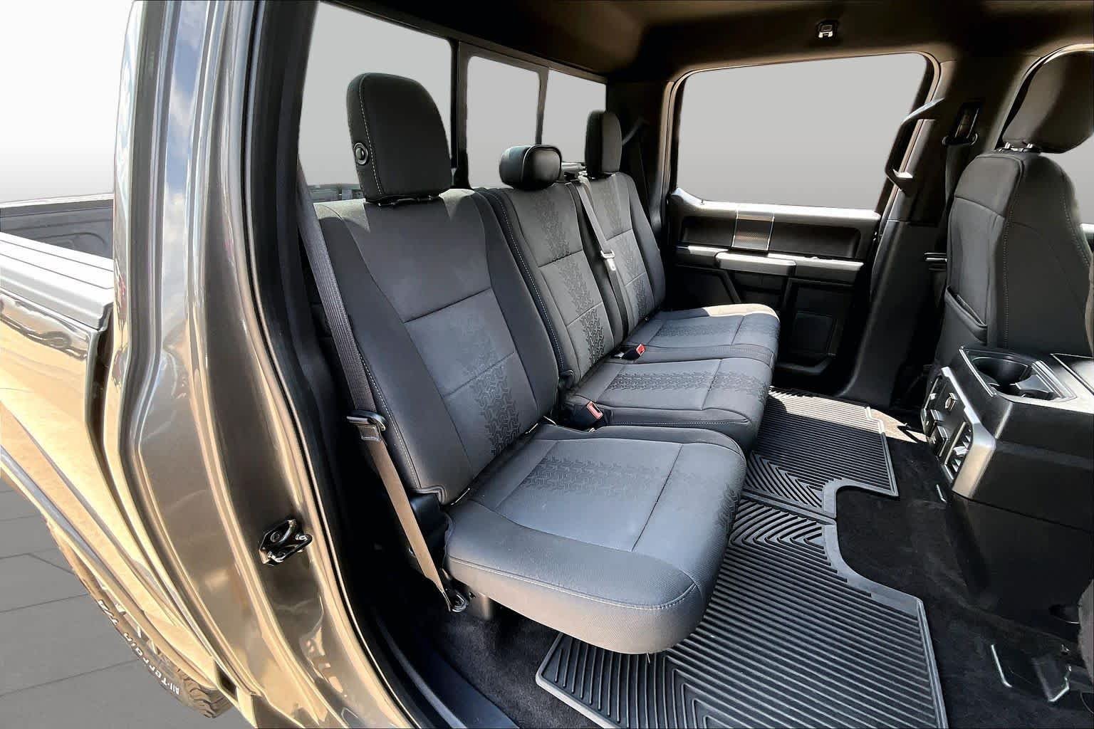 Used 2018 Magnetic Metallic Ford XLT image 20