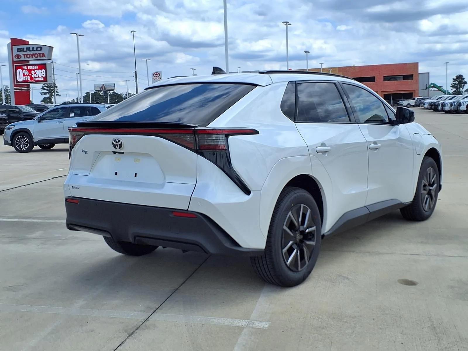 New 2026 Off-white Toyota XLE Plus image 6