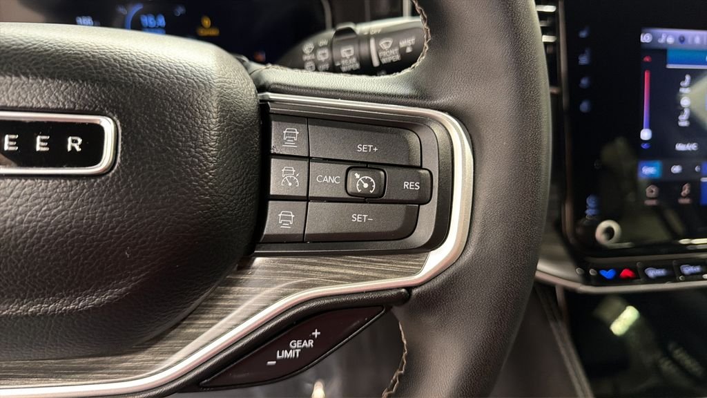 Used 2024 White Jeep Series III image 19