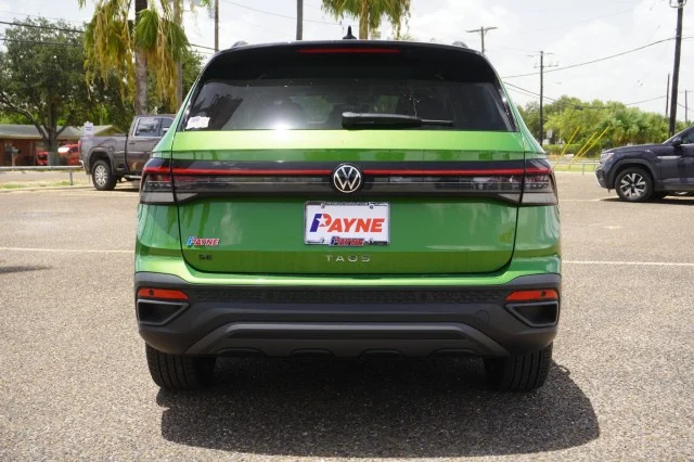 New 2026 Bright Moss Green W/Deep Black Roof Volkswagen SE Black FWD image 8
