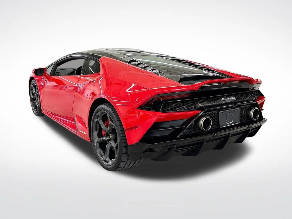 Used 2020 Red Lamborghini Base image 3