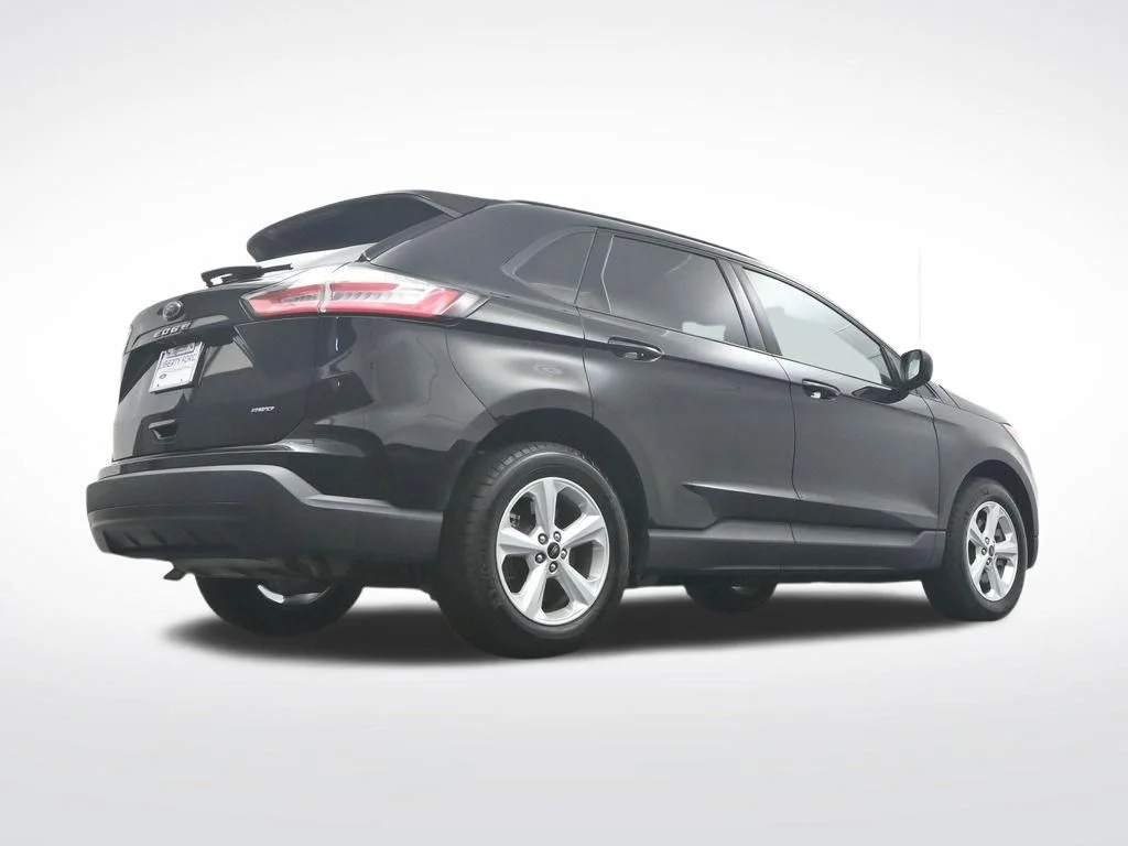 Used 2023 Black Metallic Ford SE image 43