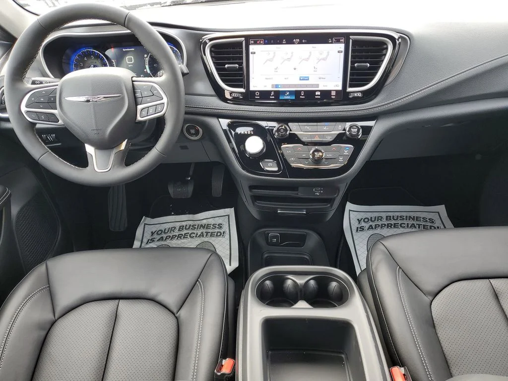 2026 Chrysler Pacifica Select - Photo 27