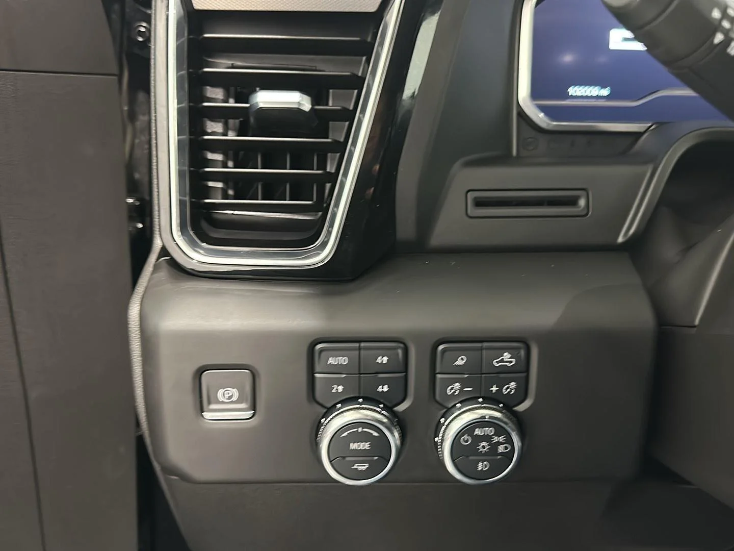 Used 2022 Onyx Black GMC Denali image 17