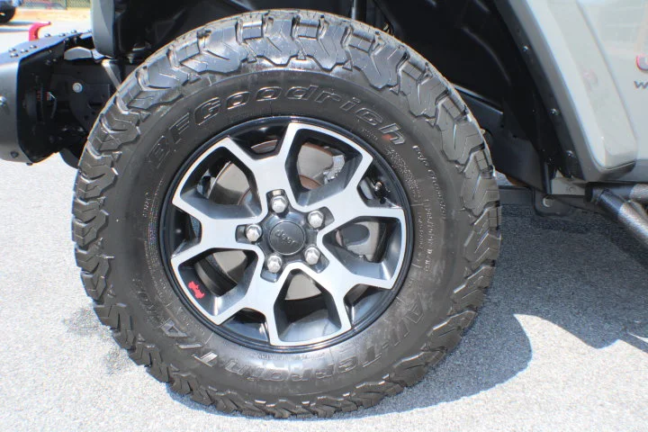 Used 2020 Gray Jeep Rubicon 4x4 image 5