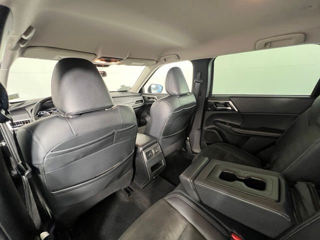 Used 2022 Black Mitsubishi SE image 17
