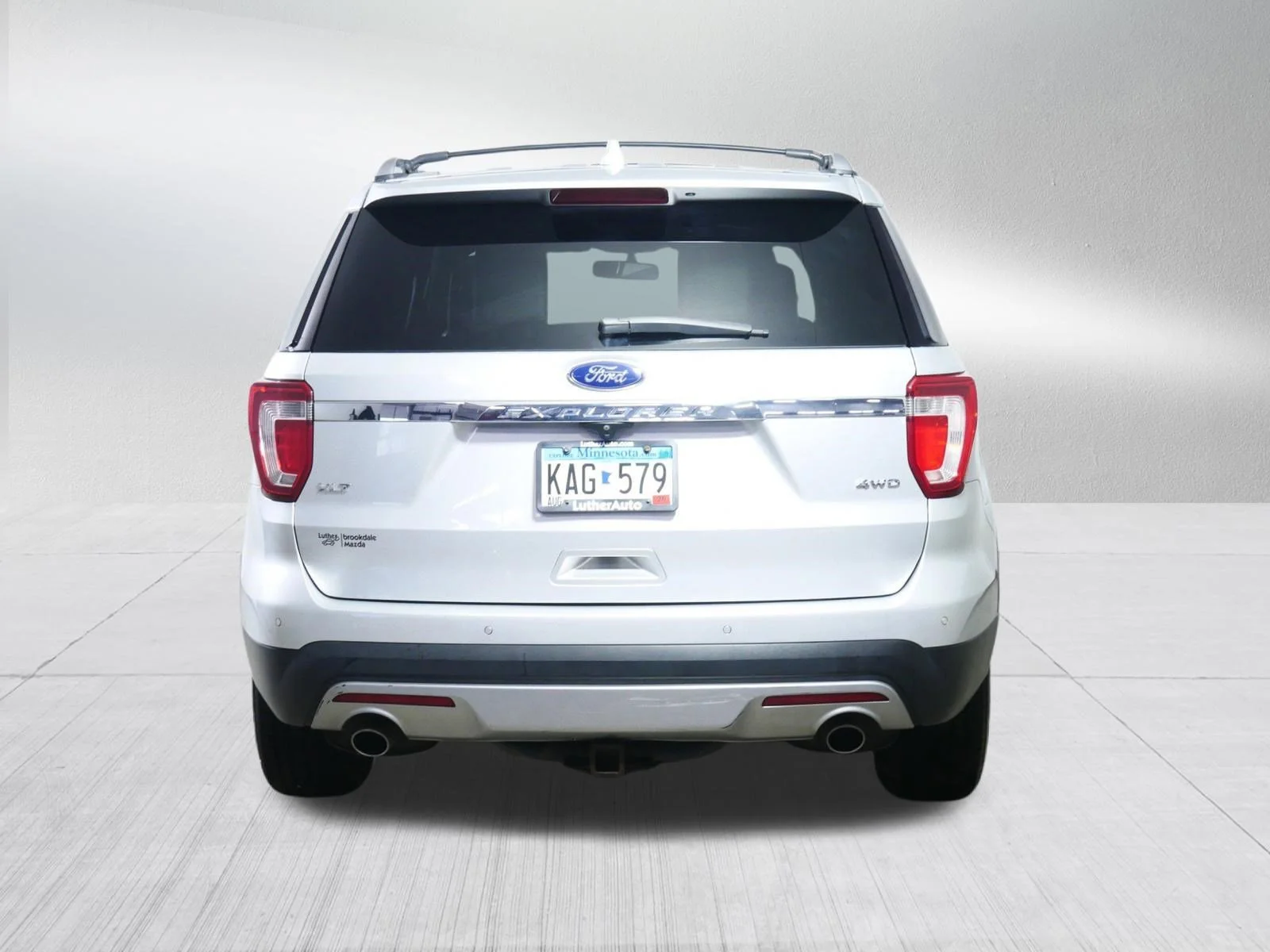 Used 2017 Ingot Silver Metallic Ford XLT image 6