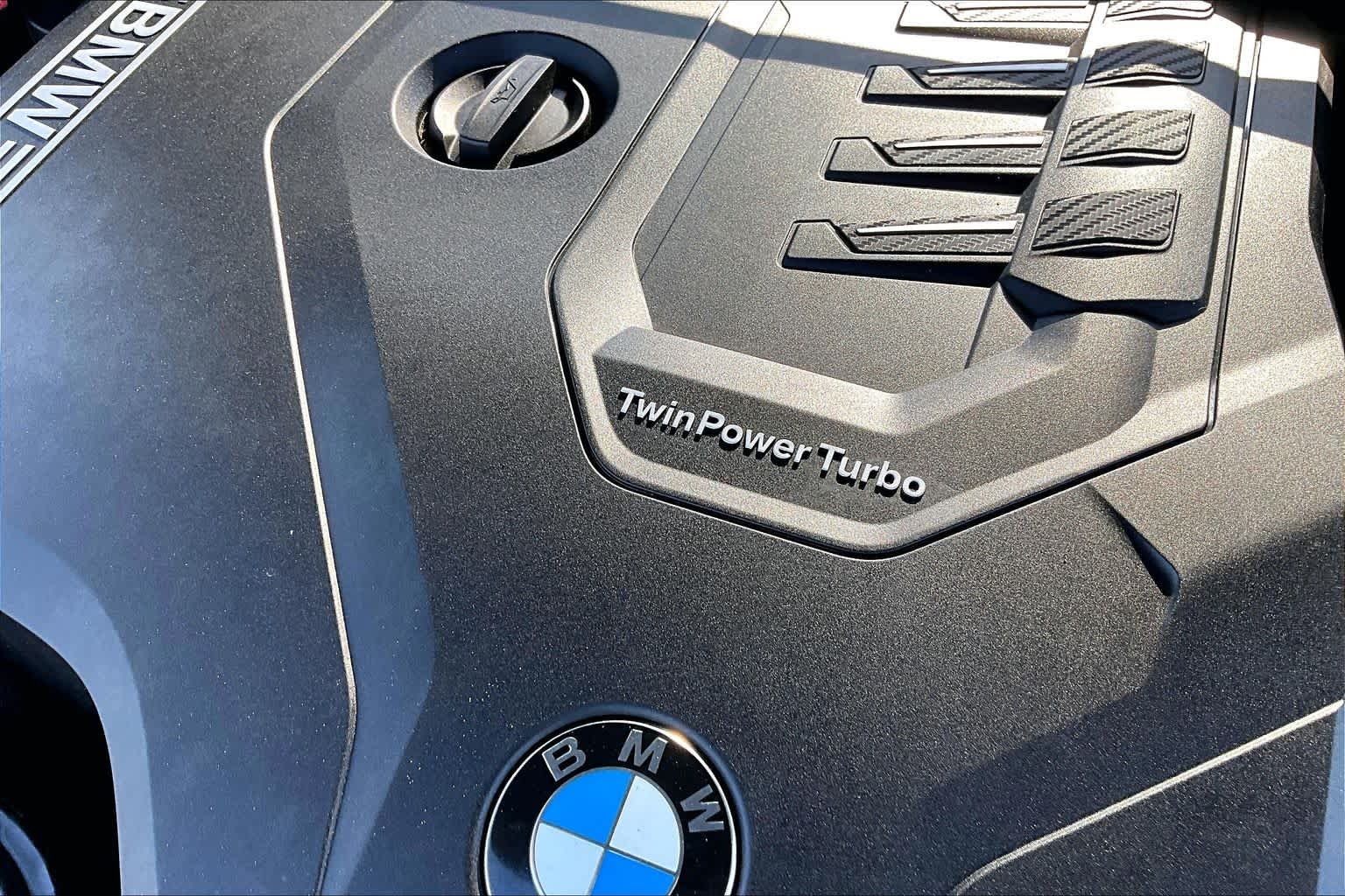 Used 2022 Black Sapphire Metallic BMW 530i image 32